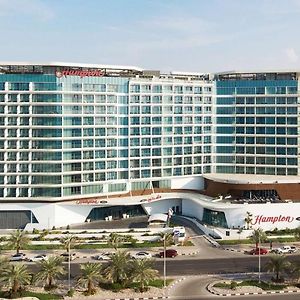 Отель Hampton By Hilton Marjan Island Рас-эль-Хайма Exterior photo